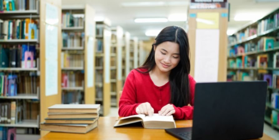 How to Stay Focused While Studying for Exams When Your Mind Keeps Wandering