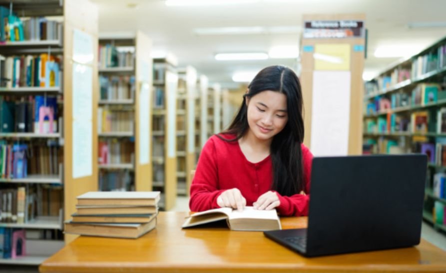 How to Stay Focused While Studying for Exams When Your Mind Keeps Wandering