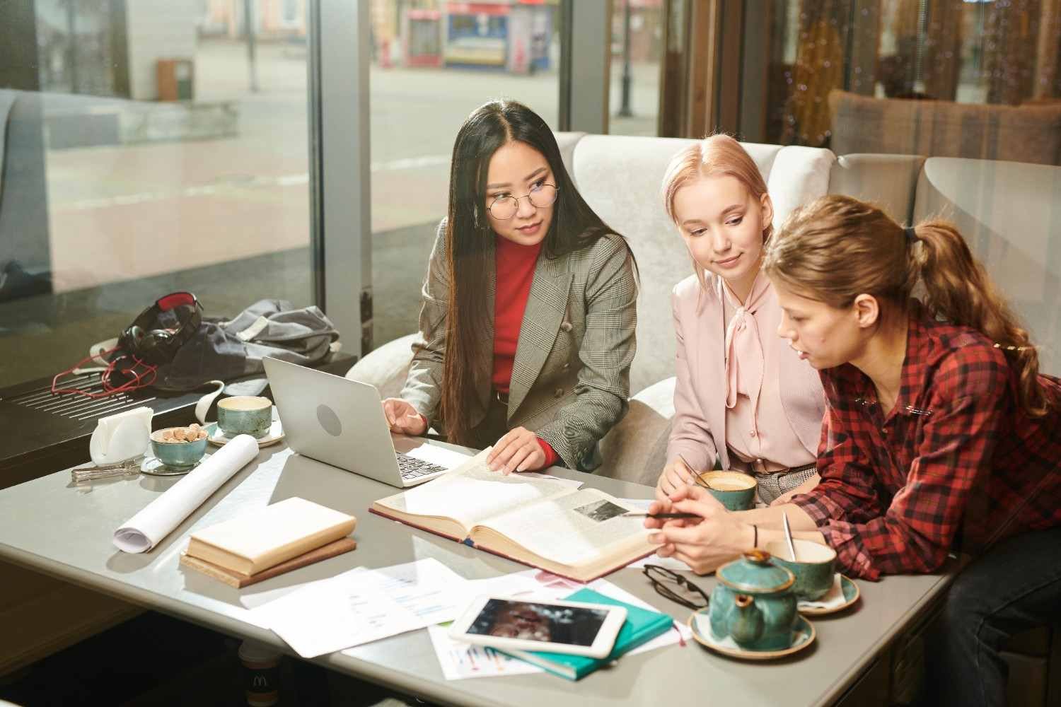 Study Strategies for Students With Part-Time Jobs: 10 Tips